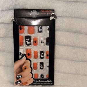 Halloween Press On Nail Set 24 Piece Spider Bat Spooky Black Orange White